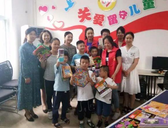 人民币兑美元中间价报7.1053 调升64个基点